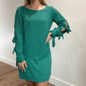 Forest Lily Chiffon Bow sleeved Green Shift Dress - Size Small